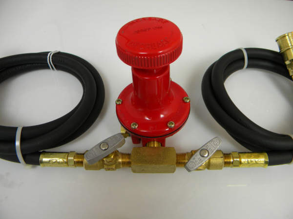 0-30 PSI High Pressure Regulator Assembly with Dual Quick Disconnect Hoses - Image 2